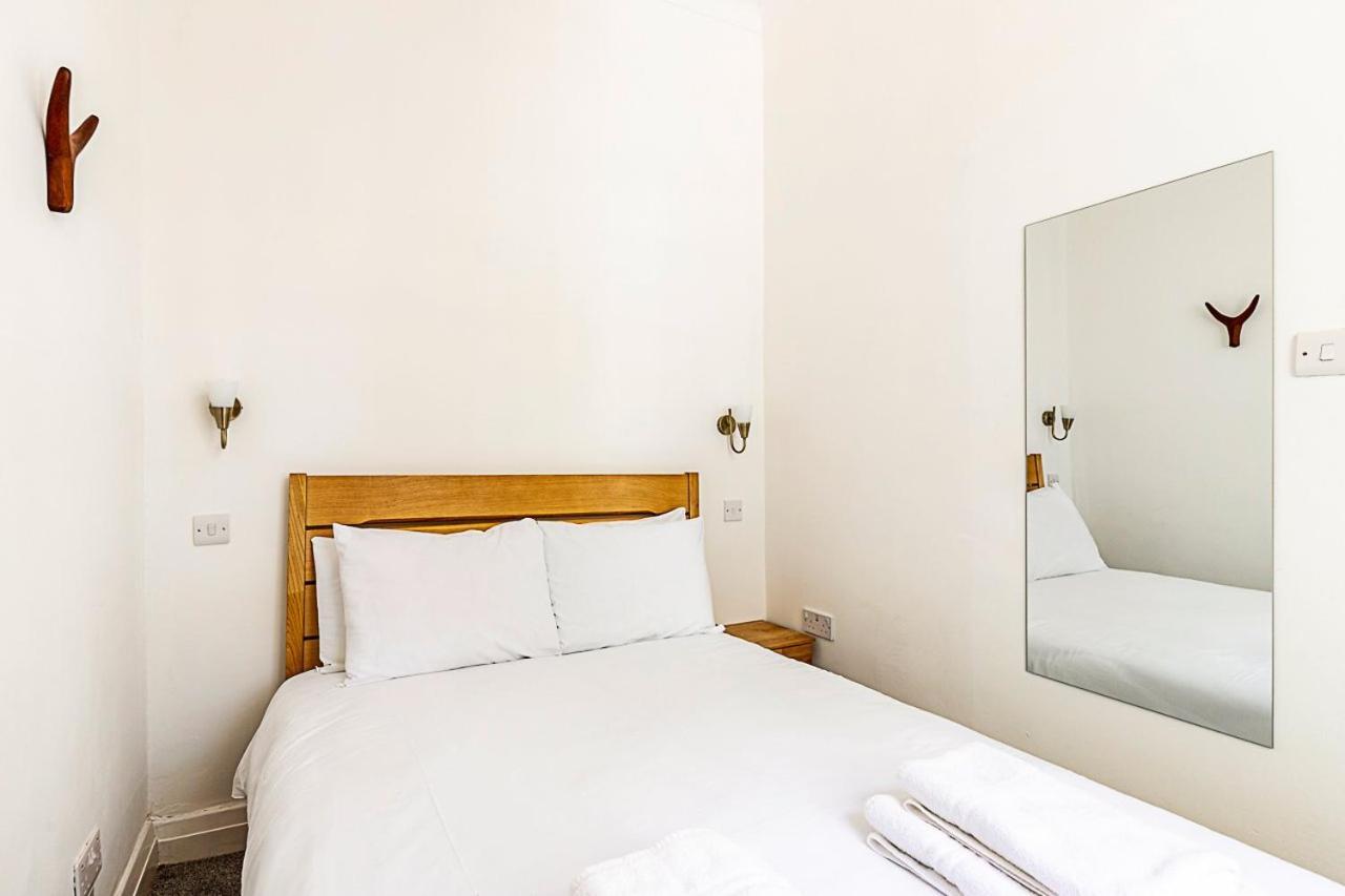 Elegant Knightsbridge Flat Near Harrods Apartment London